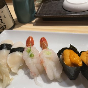 SHIKI - Tsubugai Conch, Amaebi Sweet Shrimp, Uni Sea Urchin nigiri - Sushi Bars Near Me - Charleston, South Carolina