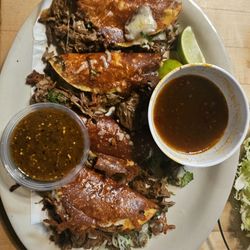 Las Casuelas - Birria tacos