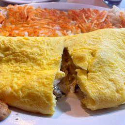 Mushroom and Swiss omelet