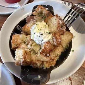 North Italia - White Truffle Garlic Bread - Italian Near Me - Miami, Florida North Italia - White Truffle Garlic Bread - Italian Near Me - Miami, Florida