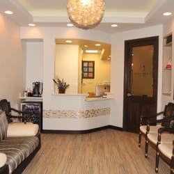Alamo Ranch Dental - Waiting Room with a beautiful fish tank
