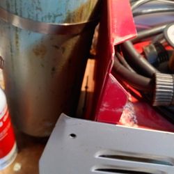 Airgas Store - Bent panel