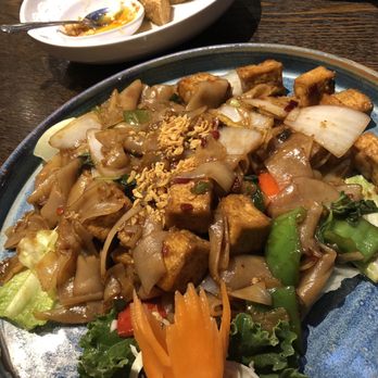 Kanok Thai Bistro - DRUNKEN NOODLE - Thai Near Me - Costa Mesa, California Kanok Thai Bistro - DRUNKEN NOODLE - Thai Near Me - Costa Mesa, California