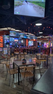 District Eat & Play by null