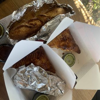 Mariachi Bakery - Baguette, empanada and burrito - Coffee & Tea Near Me - Reseda, California