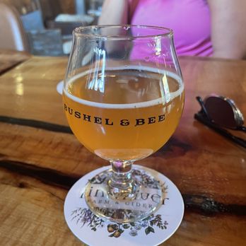Bushel & Bee Taproom - Cideries Near Me - Leavenworth, Washington Bushel & Bee Taproom - Cideries Near Me - Leavenworth, Washington