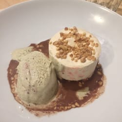 I Banchi - Parfait di mandorle con gelato al pistacchio