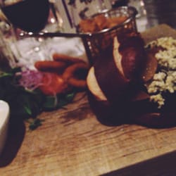 Restaurang Ströget - Högrevsburgare med ädelost, inlagda päron och lite annat gott.