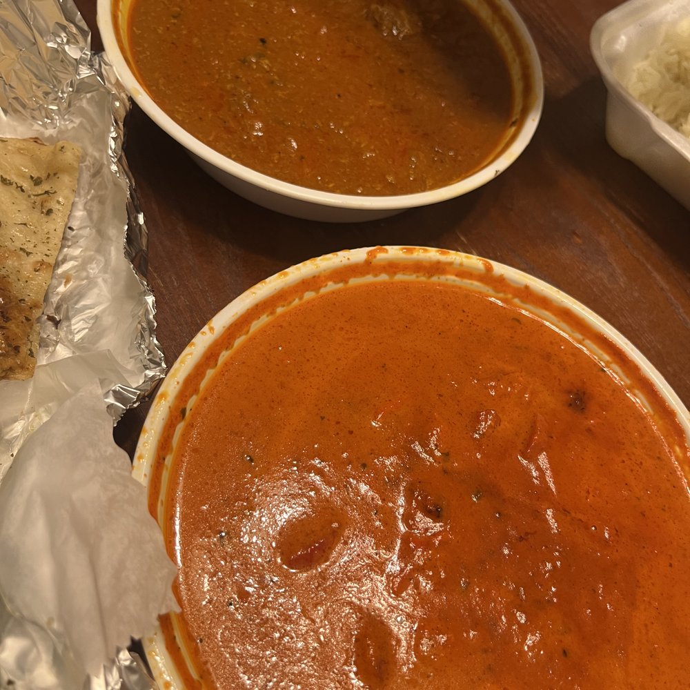 Lamb vindaloo (top), chicken tikka masala (bottom) Lamb vindaloo (top), chicken tikka masala (bottom)