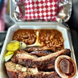 Flossie's BBQ - 2 meat combo