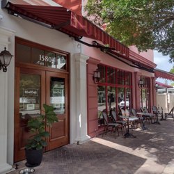 Blvd Cafe - Front of restaurant
