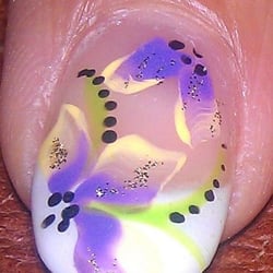 Tony's Nails & Tanning