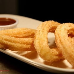 Lupita - Churros con chocolate