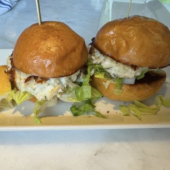 CōV Wayzata - Happy Hour Crab Cake Sliders - Cocktail Bars Near Me - Wayzata, Minnesota CōV Wayzata - Happy Hour Crab Cake Sliders - Cocktail Bars Near Me - Wayzata, Minnesota