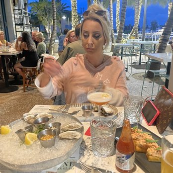 Lucky Shuck - Oysters and lobster dynamite - Seafood Near Me - Jupiter, Florida