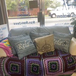 Head To Toe Salon - Couch/waiting area