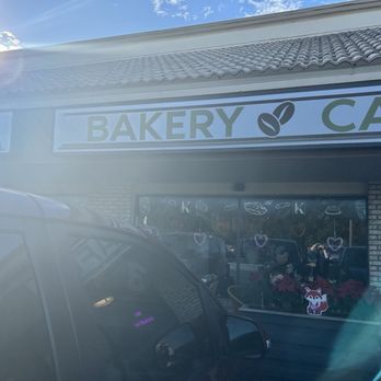 Kinka’s Bakery Cafe - Outside - dern sun!! - Latin American Near Me - Lutz, Florida Kinka’s Bakery Cafe - Outside - dern sun!! - Latin American Near Me - Lutz, Florida