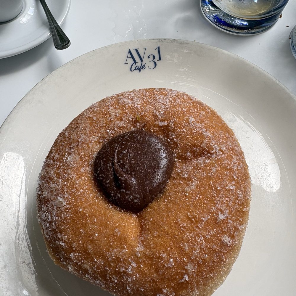 Avenue 31 Cafe - Bombolone Nutella - Pasta Shops Near Me - Bal Harbour, Florida