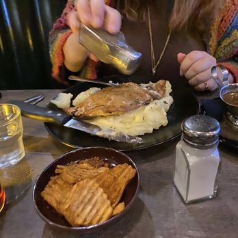 Audacity British Style Pub - Home made potato chips and the Cornish pastry - Pubs Near Me - Manchester, Connecticut