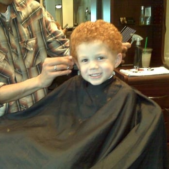 Men's Hair Tailor - Isaiah at Valentine's - Men's Hair Salons Near Me - Seattle, Washington Men's Hair Tailor - Isaiah at Valentine's - Men's Hair Salons Near Me - Seattle, Washington