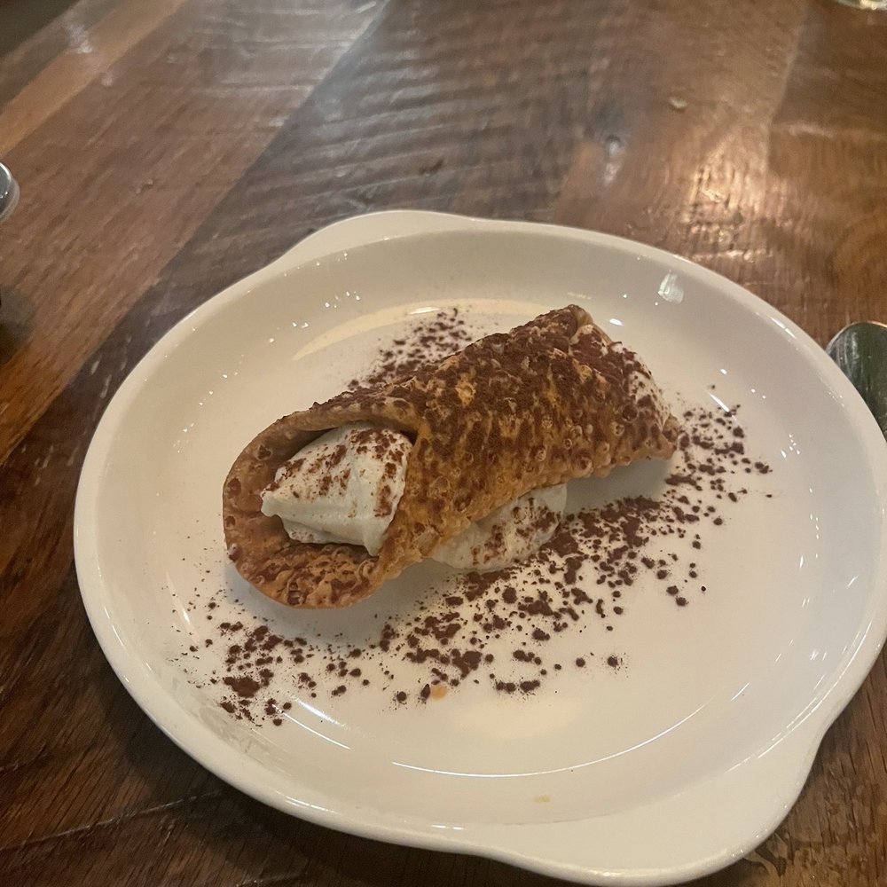 Enza - Cannoli, freshly filled - Pizza Near Me - Wyndmoor, Pennsylvania