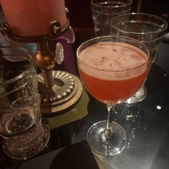 Bloom's - Cocktail Bars Near Me - Baltimore, Maryland