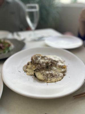 NINE-TEN Restaurant & Bar by null