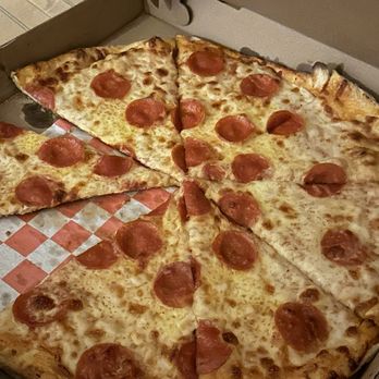 Pina's Pizza - Pepperoni Pizza - Pizza Near Me - Miami, Florida