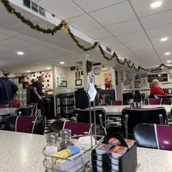 Highland Diner - Table seating along with booth and countertop