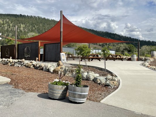 Three Sisters Winery by null