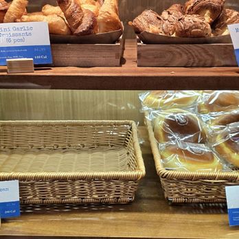 Paris Baguette - Pastries - Bakeries Near Me - Vancouver, British Columbia Paris Baguette - Pastries - Bakeries Near Me - Vancouver, British Columbia