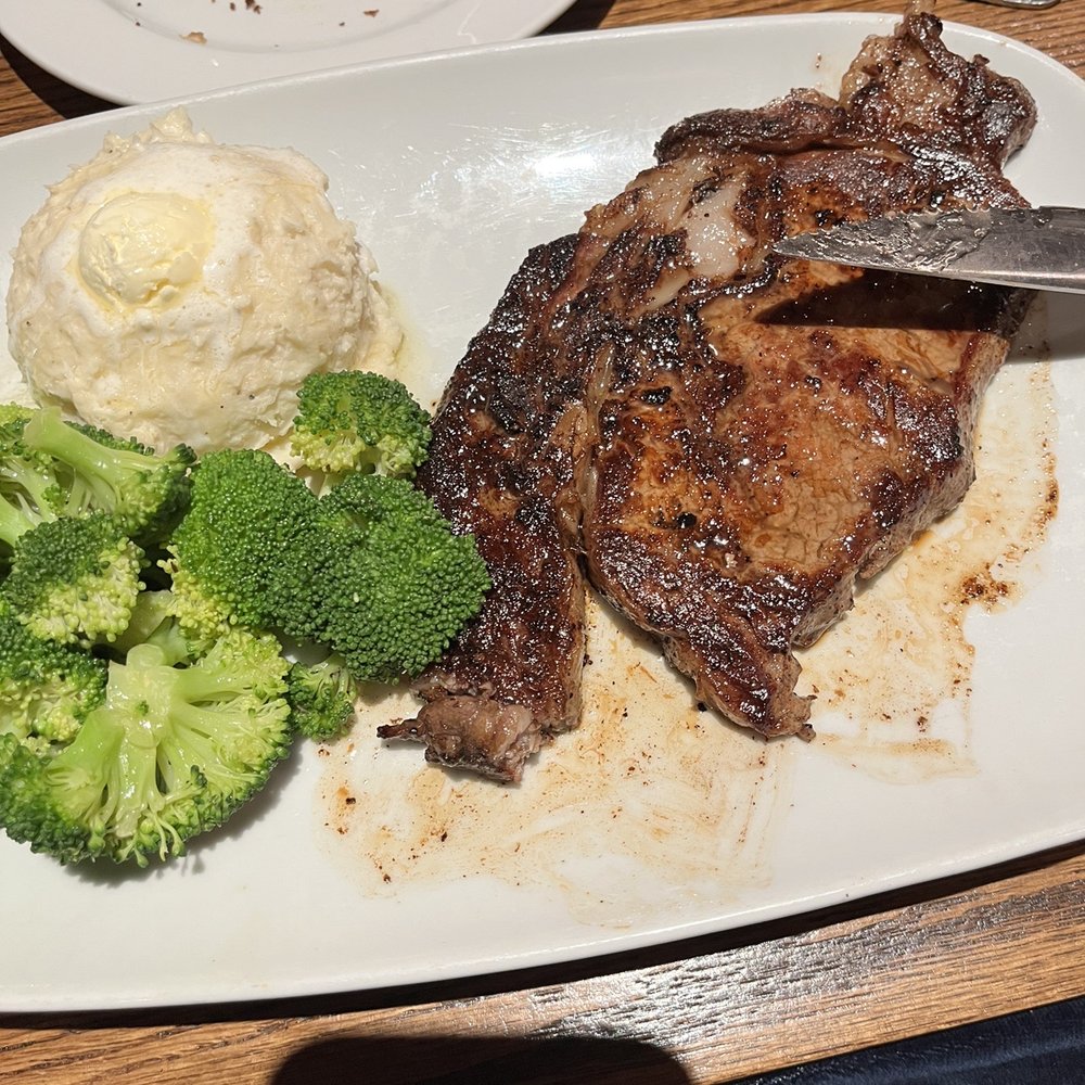 LongHorn Steakhouse - Ribeye, mashed, broccoli - Steakhouses Near Me - Manchester, New Hampshire LongHorn Steakhouse - Ribeye, mashed, broccoli - Steakhouses Near Me - Manchester, New Hampshire
