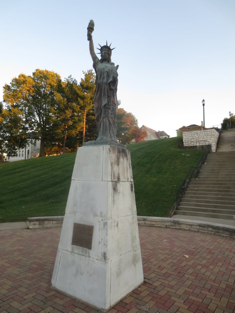 STATUE OF LIBERTY REPLICA Updated June 2024 1100 Francis St, St