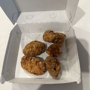 Taco Bell - Live Más Café - 5pc nugget that's going in the trash - Fast Food Near Me - Las Vegas, Nevada Taco Bell - Live Más Café - 5pc nugget that's going in the trash - Fast Food Near Me - Las Vegas, Nevada
