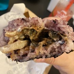 Nuan Xin Rice Roll 暖心飯糰 - Inside a braised pork with preserved vegetables