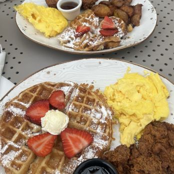 Cracked & Battered - Marina - C&B Plate and Chicken & Waffles! - Breakfast & Brunch Near Me - San Francisco, California