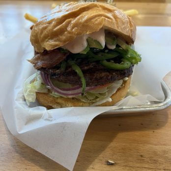 Eddie's Grill - Burger - Salad Near Me - Lompoc, California