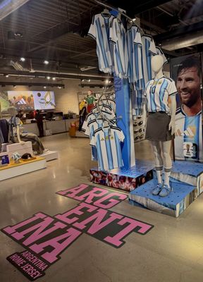 adidas Store Los Angeles, Century City Westfield by null