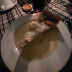Kaffegillet i Gamla Stan - Apple cake with vanilla cream sauce