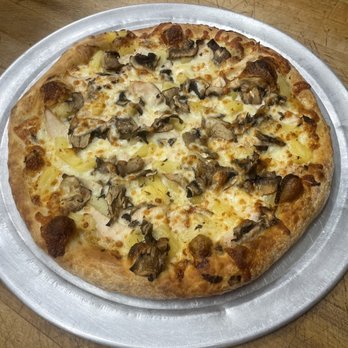 Pizza Chef - Chicken, pineapple, mushrooms on mayo base. - Pizza Near Me - Myrtle Beach, South Carolina Pizza Chef - Chicken, pineapple, mushrooms on mayo base. - Pizza Near Me - Myrtle Beach, South Carolina