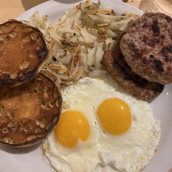 Dolina Santa Fe - Eggs, turkey sausage, hash browns and English muffin - Cafes Near Me - Santa Fe, New Mexico Dolina Santa Fe - Eggs, turkey sausage, hash browns and English muffin - Cafes Near Me - Santa Fe, New Mexico