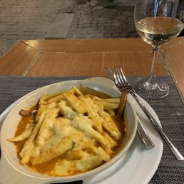 Portuguese poutine (Francescine)