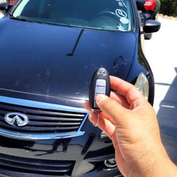 HB Remotes & Keys - He sent me this photo of my car and the new key.