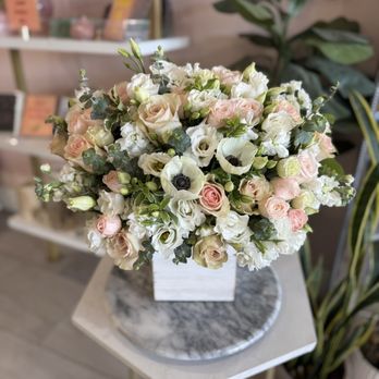 Le Fleur IV - Florists Near Me - Costa Mesa, California