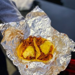 Tacos Los Cuates - asada tacos