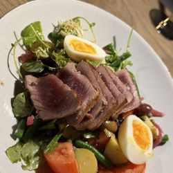 Ely Wine Bar - Seared Bluefin Tuna Noisette - Salad (€32)
