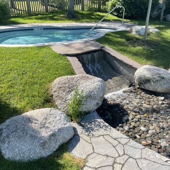 Terramor Outdoor Resort - Hot tub leading into pool - Resorts Near Me - Bar Harbor, Maine Terramor Outdoor Resort - Hot tub leading into pool - Resorts Near Me - Bar Harbor, Maine