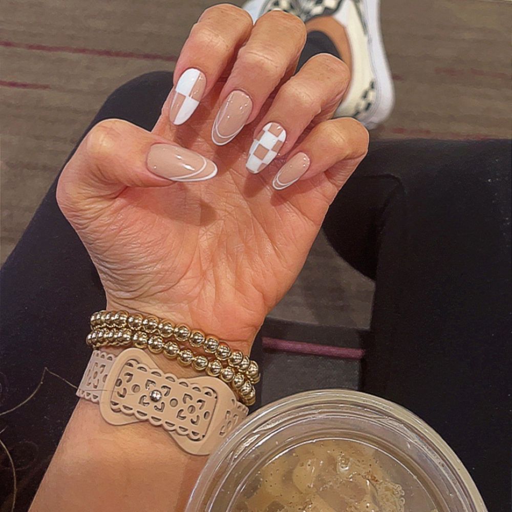 Luxy Nails - DND 596 Oak Buff - Nail Salons Near Me - Middleburg, Florida