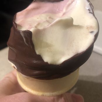 Topo - Vanilla & prickly pear swirl soft serve with chocolate dip. - Mexican Near Me - Gilbert, Arizona Topo - Vanilla & prickly pear swirl soft serve with chocolate dip. - Mexican Near Me - Gilbert, Arizona