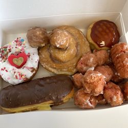 Bonnie's Donuts - Variety of delicious donuts! Friendly owners, give them a try!